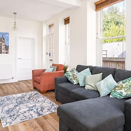 Spacious 2 Bedroom House With Stunning Views 바스 외부 사진