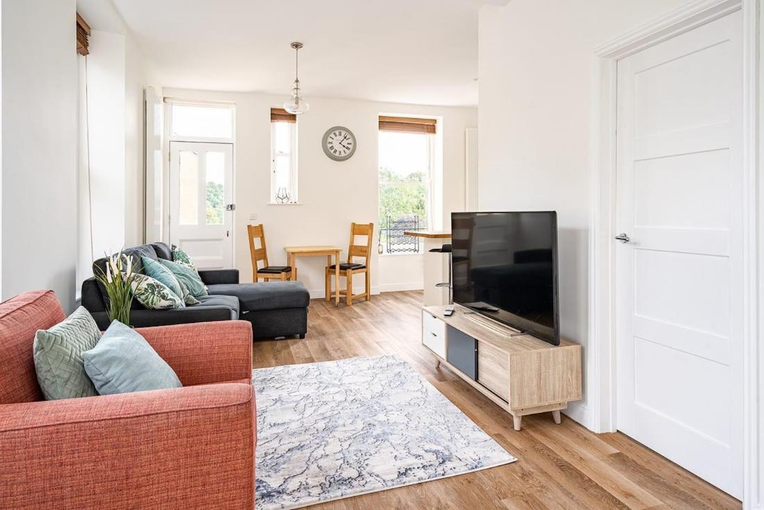 Spacious 2 Bedroom House With Stunning Views 바스 외부 사진
